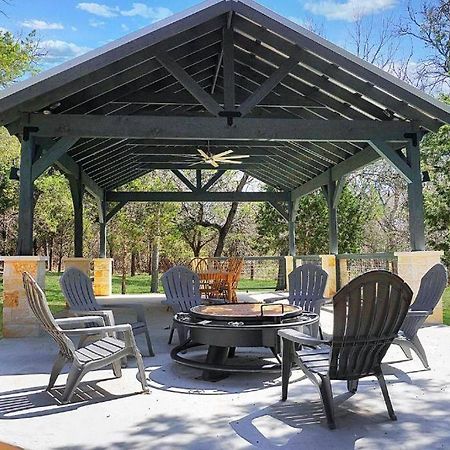 Fox Hollow - Tiny Home With Cypress Creek Access, Park Like Setting Wimberley Ngoại thất bức ảnh