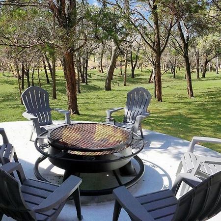 Fox Hollow - Tiny Home With Cypress Creek Access, Park Like Setting Wimberley Ngoại thất bức ảnh