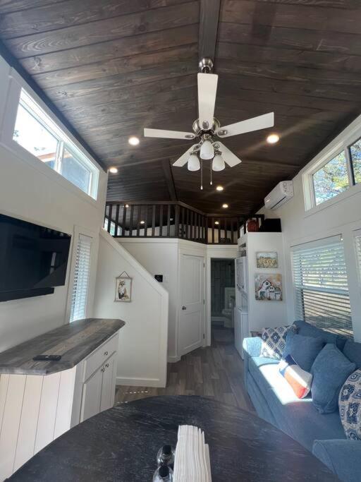 Fox Hollow - Tiny Home With Cypress Creek Access, Park Like Setting Wimberley Ngoại thất bức ảnh