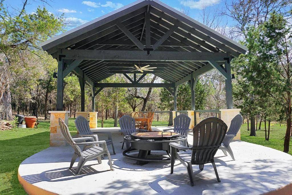 Fox Hollow - Tiny Home With Cypress Creek Access, Park Like Setting Wimberley Ngoại thất bức ảnh