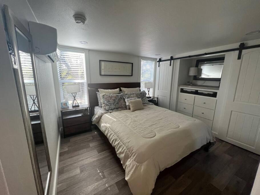 Fox Hollow - Tiny Home With Cypress Creek Access, Park Like Setting Wimberley Ngoại thất bức ảnh